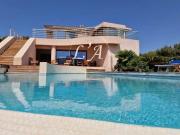 Villa pieds dans l’eau avec vue mer à 3 km d’Ile Rousse