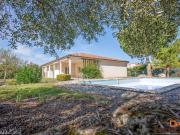Villa plain pied de type 4 avec piscine, garage et...