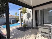 Villa plain pied, piscine chauffée et pergola bioclimatique