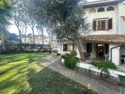 Villa Plurifamiliare di 180 mq a Fregene, Maccarese, Le...
