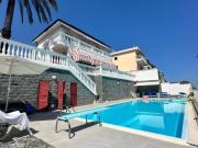 Villa plurifamiliare in affitto a Sanremo