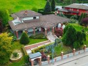 Villa plurifamiliare in vendita a Canale