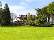 Villa plurifamiliare in vendita a Desenzano Del Garda
