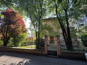 Villa plurifamiliare in vendita a Reggio Emilia
