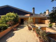 Villa plurifamiliare in vendita a Roma