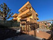 Villa plurifamiliare in vendita a Roma