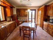 Villa plurifamiliare in vendita a Roma