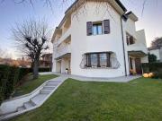 Villa plurifamiliare in vendita a Sassuolo