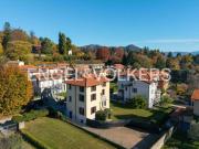 Villa plurifamiliare in vendita a Varese