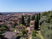 Villa plurifamiliare in vendita a Verona