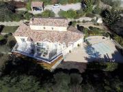 Villa provençale de 195 m2 au cœur d’un village typique...