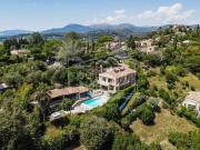 Maison de charme à Saint Paul de Vence avec piscine, vue...