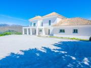 Villa reformada de 4 dormitorios y 3 baños en La...