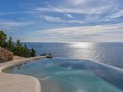 Villa reformada en primera línea de mar 250m² Lloret de Mar