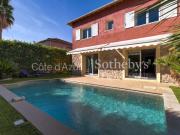 Villa rénovée à vendre Cap d'Antibes, proche plages...