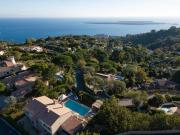 Villa Rénovée Avec Vue Sur La Mer Et Les Montagnes 320m²...