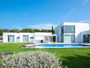 Villa Rising Sun – Luz, diseño y confort a 5 minutos de...