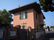 Villa ristrutturata a Massa