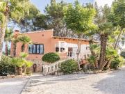 Villa rústica con amplia parcela y mucho potencial cerca...