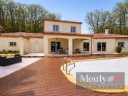 Villa Secteur Pradines Avec Piscine Et Jolie Vue 215m²...