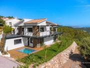 Villa contemporaine avec vue mer et dépendance