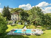 Villa signorile adibita a Relais con attività ricettiva...