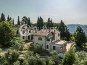 Villa signorile luminosa di 1353 mq di superfici interne...