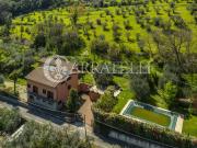 Villa signorile moderna, con piscina e taverna 400m² Perugia