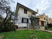 VILLA SINGOLA CON GIARDINO E BOX DOPPIO A TORTONA