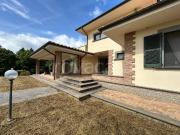 Villa singola in vendita a Bagnoregio via Mantes la Jolie