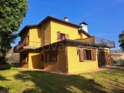 Villa singola in vendita a Brezzo di Bedero via Milano, 19