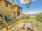 Villa singola in vendita a Cadrezzate con Osmate via...