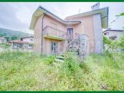 Villa singola in vendita a Cocquio Trevisago via...