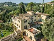 Villa singola in vendita a Firenze via Michelangiolo,...