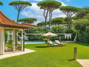 Villa singola in vendita a Forte dei Marmi via Achille...