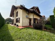 Villa singola in vendita a Misinto via Zara, 48B