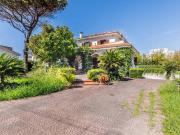 Villa singola in vendita a Pomezia via Lago Maggiore, 11