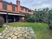 Villa singola in vendita a Roma via Ermanno Wolf...