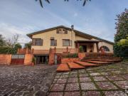 Villa singola in vendita a Santa Maria a Monte via...