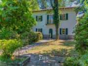 Villa singola in vendita a Sesto Calende via Vittorio Veneto