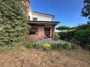 Villa singola in vendita a Viareggio via Moses Levy