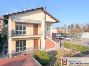 Villa singola in vendita ad Angera via Arena