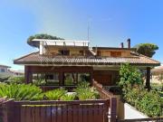 Villa singola in vendita ad Anzio via Bouganville,...