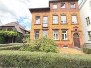 „Villa statt Wohnheim – zieh ein, bevor’s ein anderer tut!“