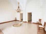 Villa storica indipendente con giardino e potenziale...