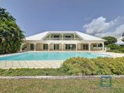Villa T5 322 m2 piscine et terrain 1672 m2