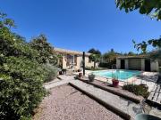 VILLA T5 AVEC PISCINE SUR 700 m2 DE JARDIN