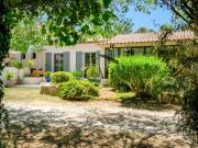 Villa T5 de caractère avec beaux volumes et terrain arboré à