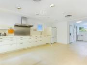 VILLA TAURO · ARQUITECTURA ESCULTÓRICA FRENTE AL...