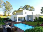 VILLA + TERRAIN
